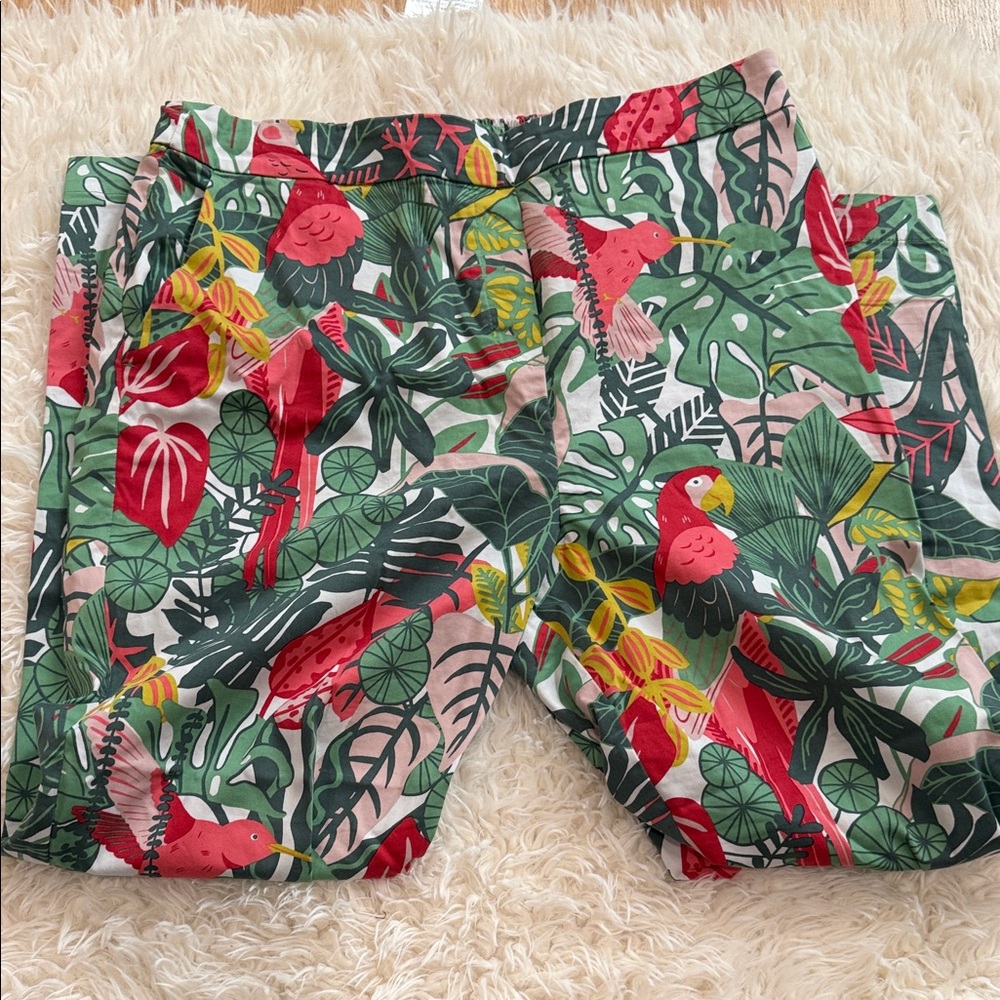 Boden Men's Vibrant Tropical Print Shorts
